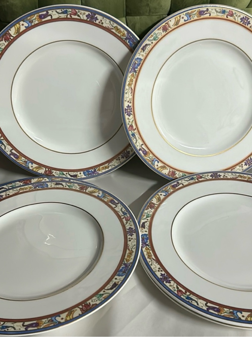 NWOT Madeline Filet Rouge by Villeroy & Boch Set of 6 Dinner Plates